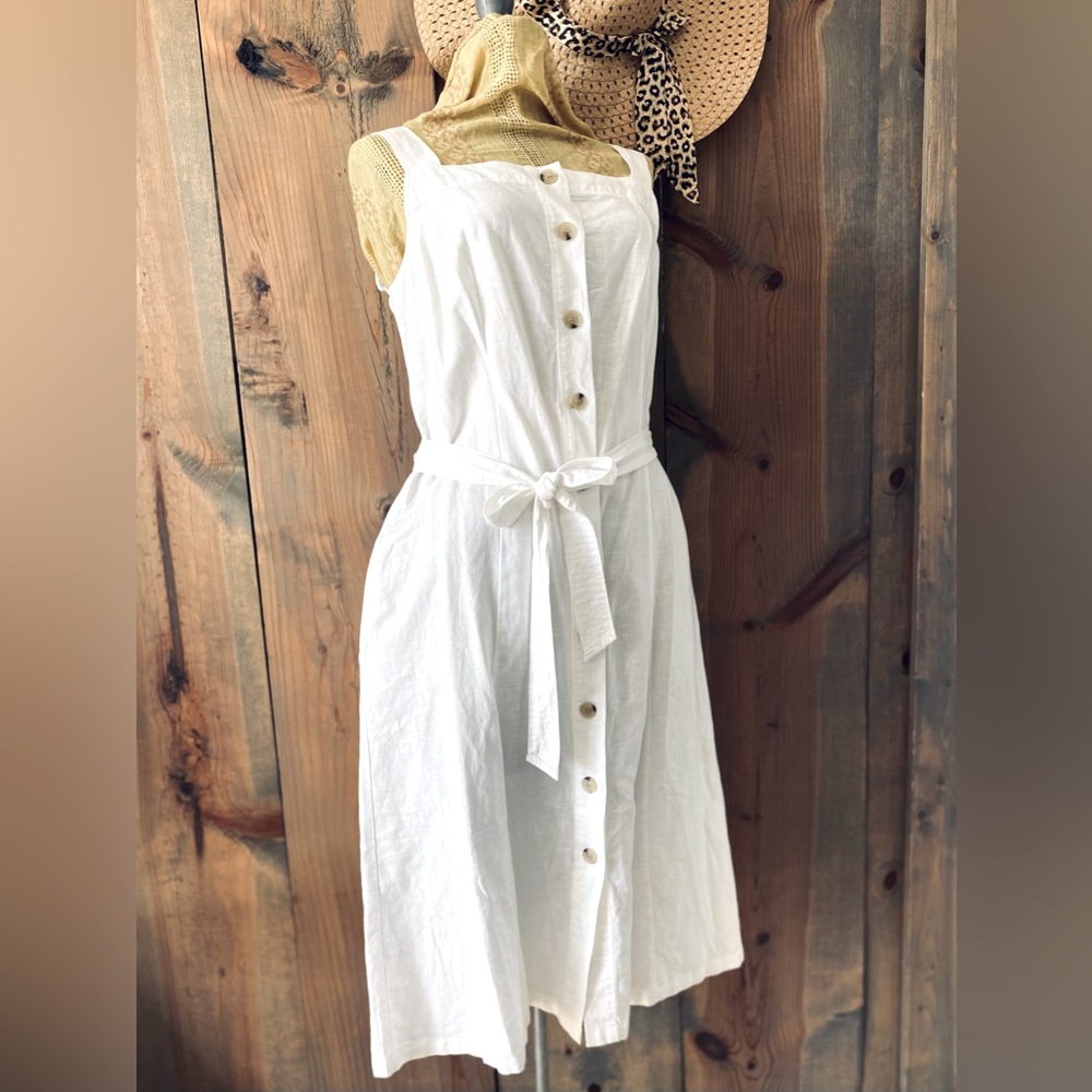 Liz Claiborne white linen sundress w belt & pockets tiny off color thread size M